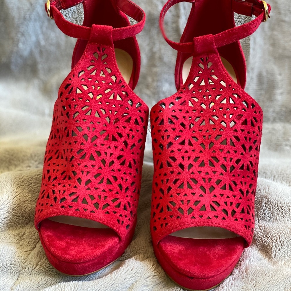 Red Cut Out Heels - Picture 4 of 4